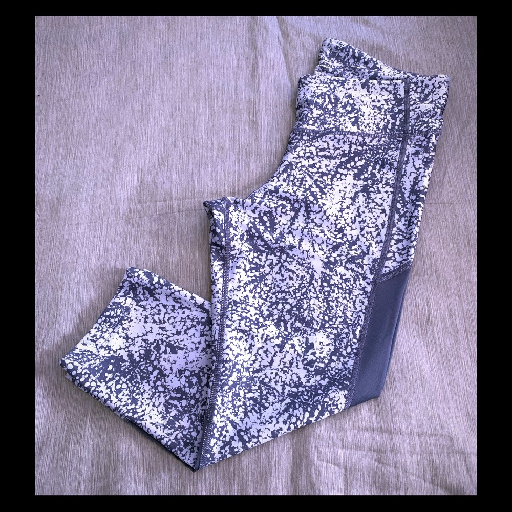NWT UNDER ARMOUR Women’s (Size XL) Mid-Rise Leggings